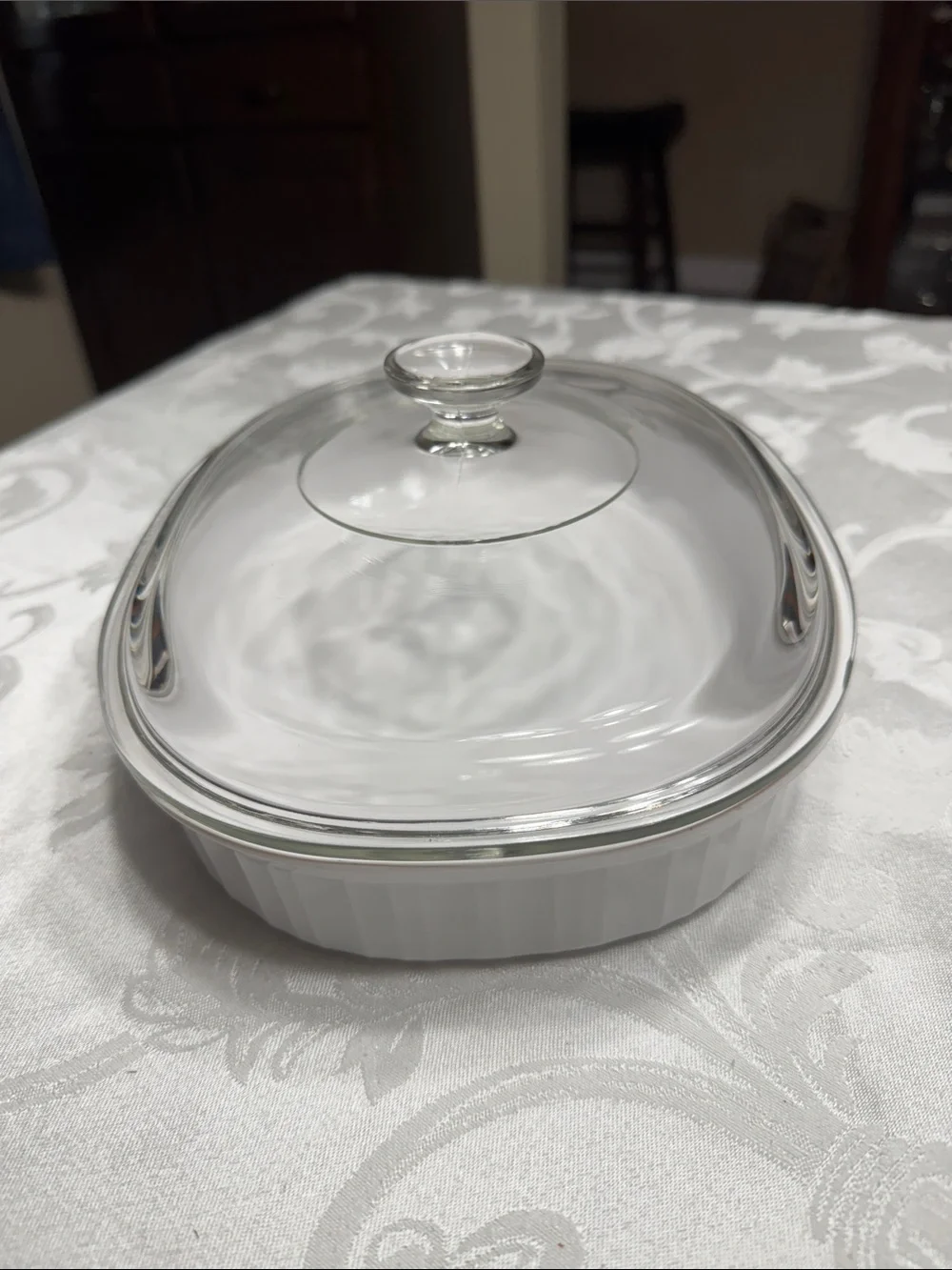 Corning ware French white  oval casserole with lid.   Size 1.8ltr.